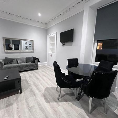 Lovely 4 Bedroom 2Nd Floor Walk Up Apartment 爱丁堡 外观 照片