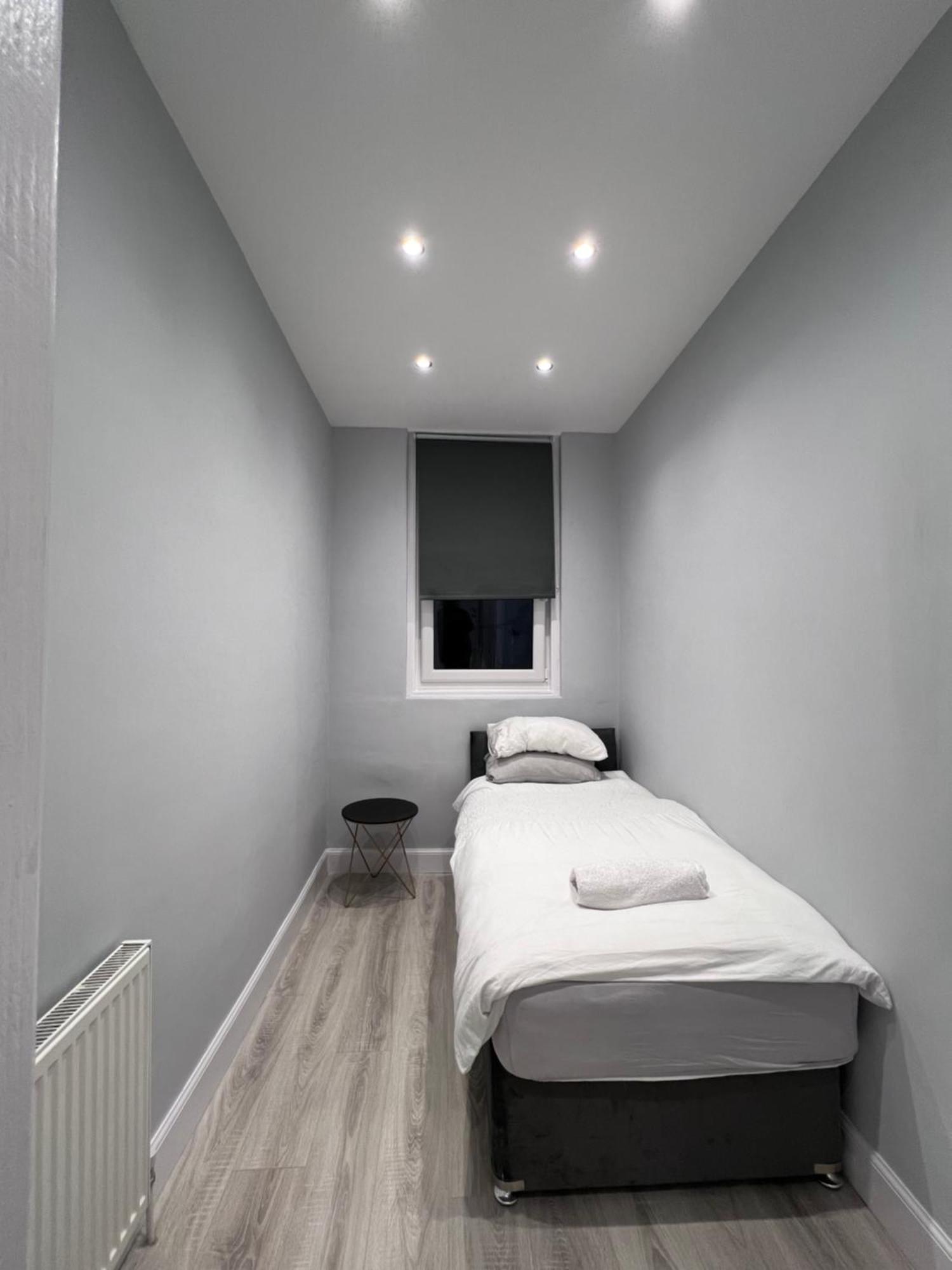 Lovely 4 Bedroom 2Nd Floor Walk Up Apartment 爱丁堡 外观 照片